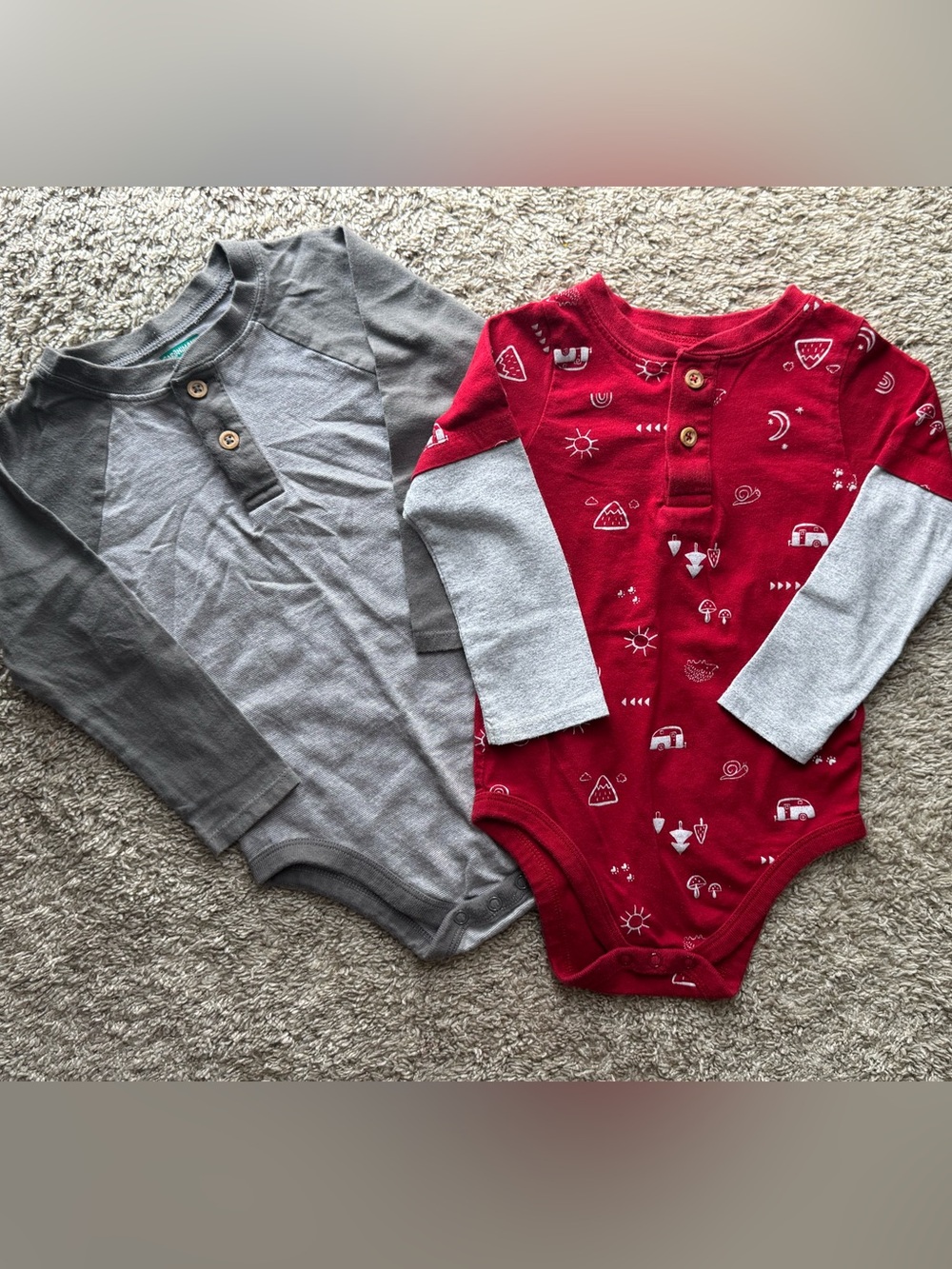 Garanimals 24M Long Sleeve Henley Bodysuit Bundle Gray & Red Camping Print